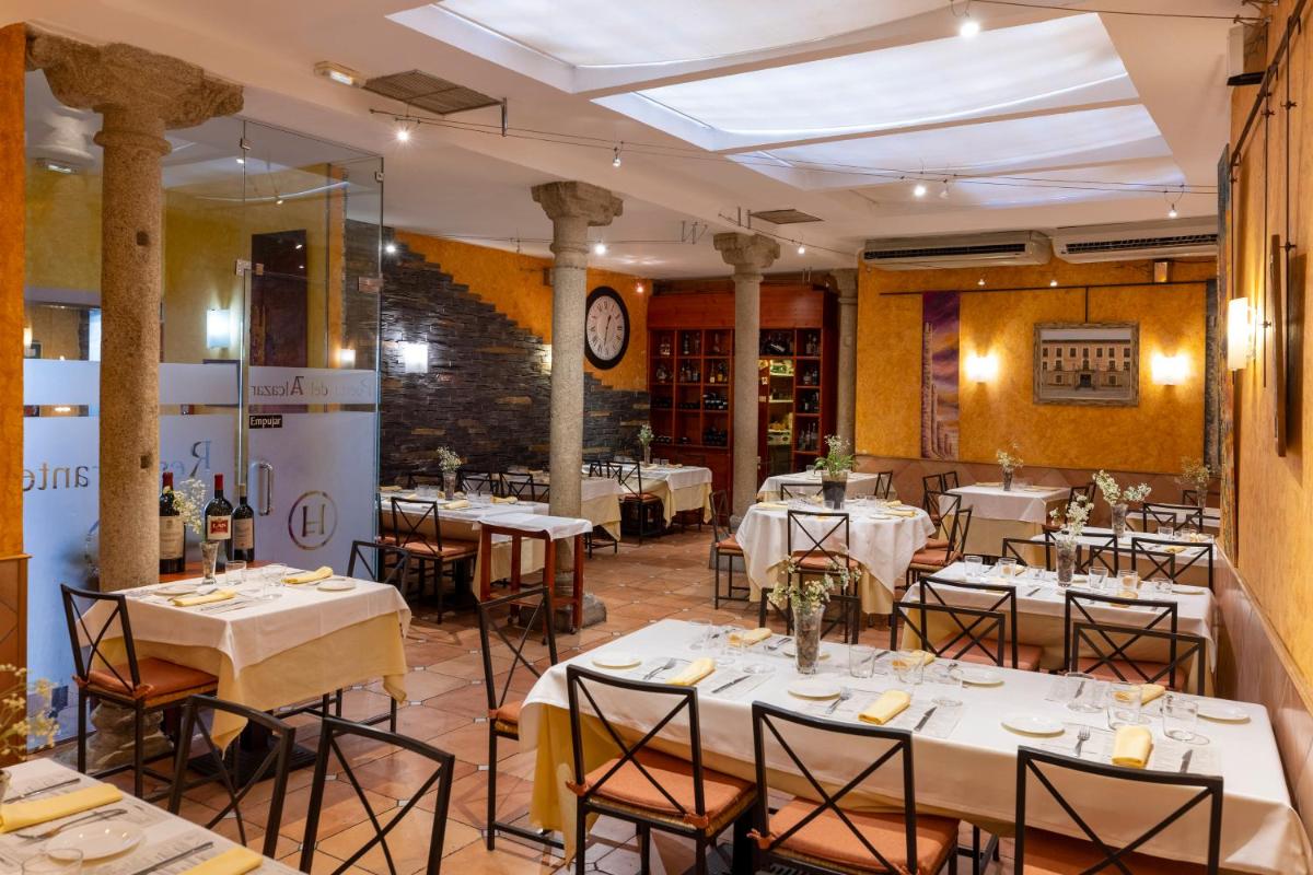 Hostal Restaurante Puerta del Alcázar - Housity