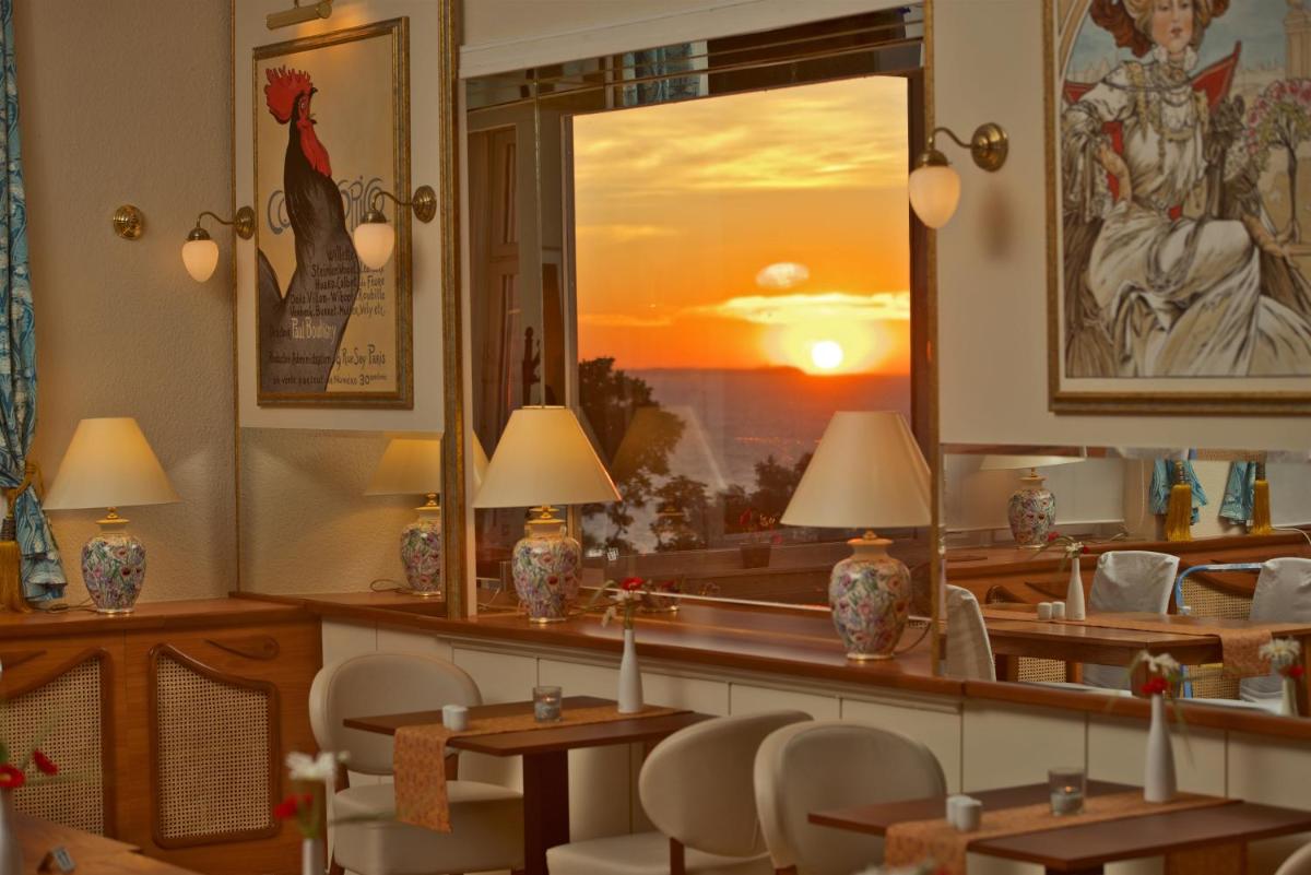Panorama Hotel Lohme - Housity