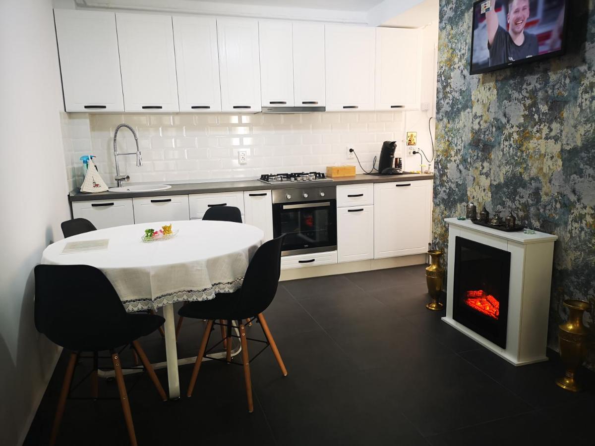 Suitetrails - Modern Central Apartament