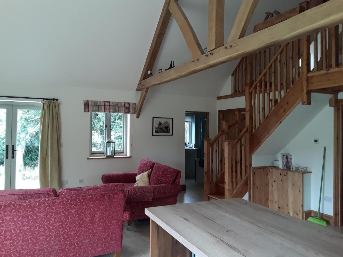 The Old Cowshed - Housity