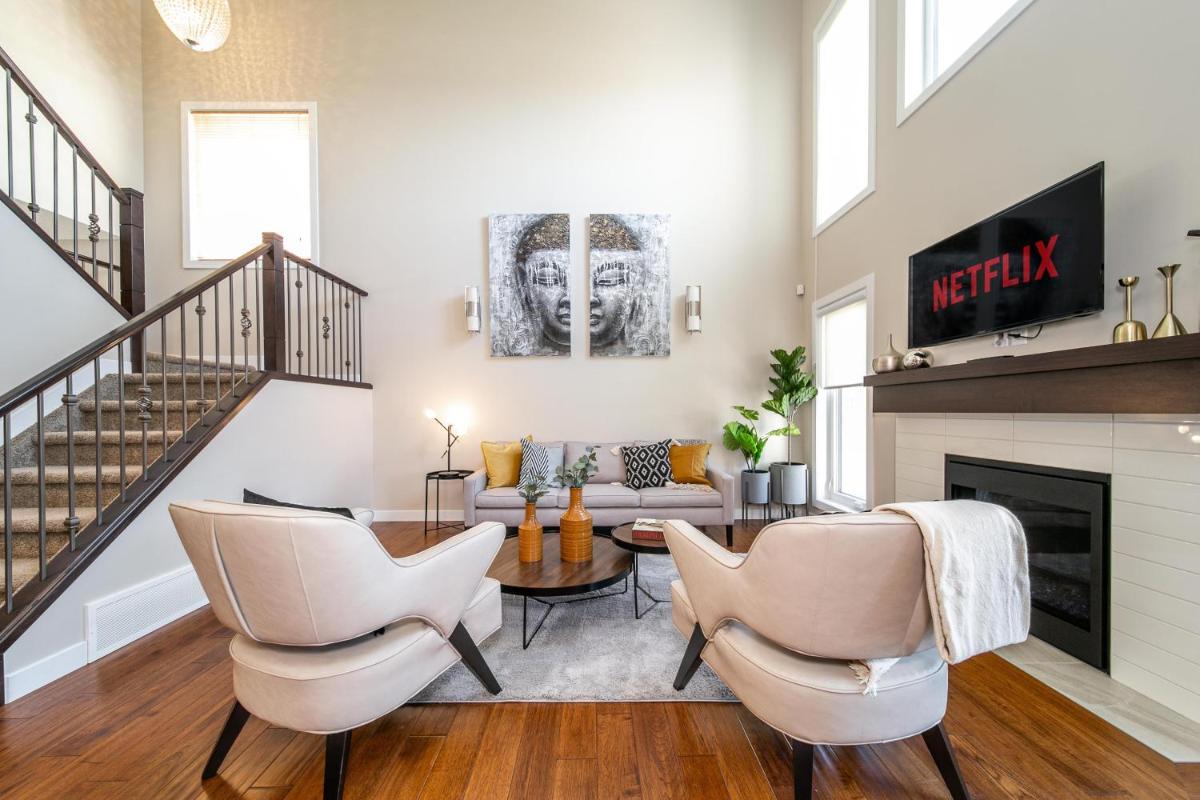 HUGE Luxury Home - Games Room - Double Garage & Fast Wi-Fi - Free Netflix - Housity