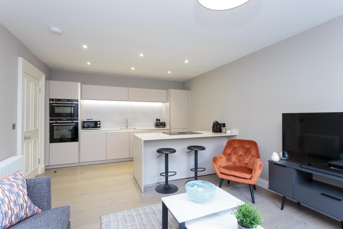 Dragon Suites - Edinburgh City Centre 1 Bed Apartment - Housity
