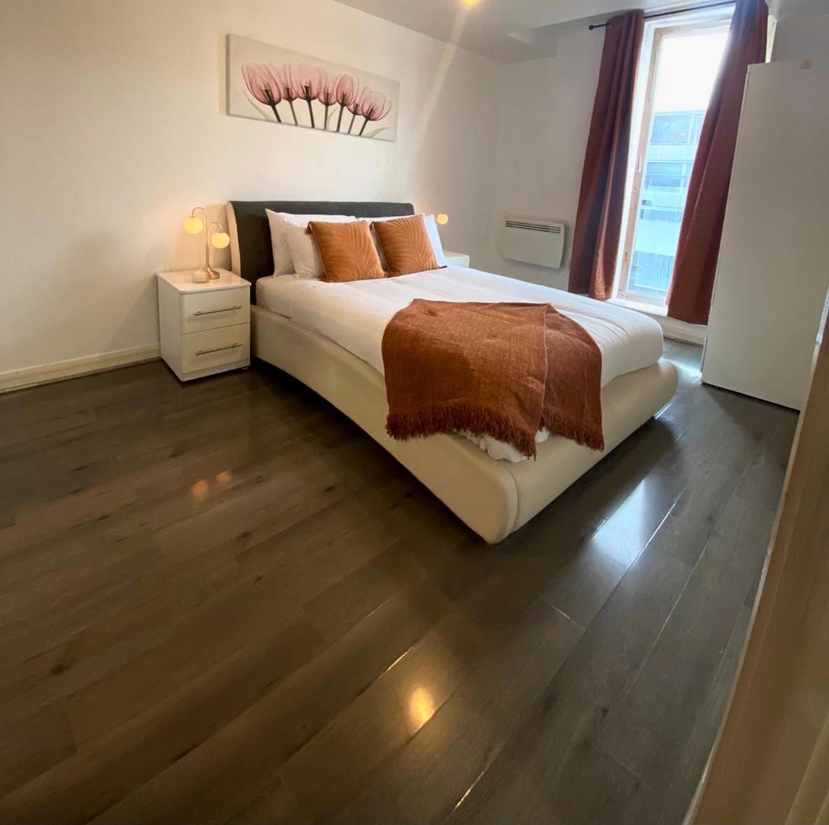New Refurb Two Bedroom Apartment, Arcadian B'ham - Housity