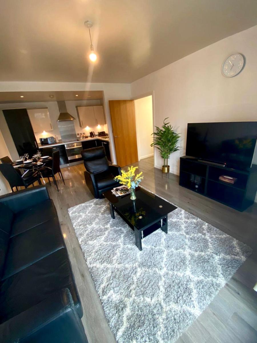 New Refurb Two Bedroom Apartment, Arcadian B'ham - Housity