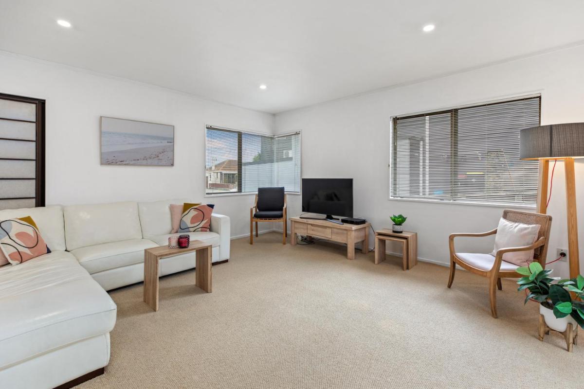 Valley Palms - Mt Maunganui Holiday Home - Housity
