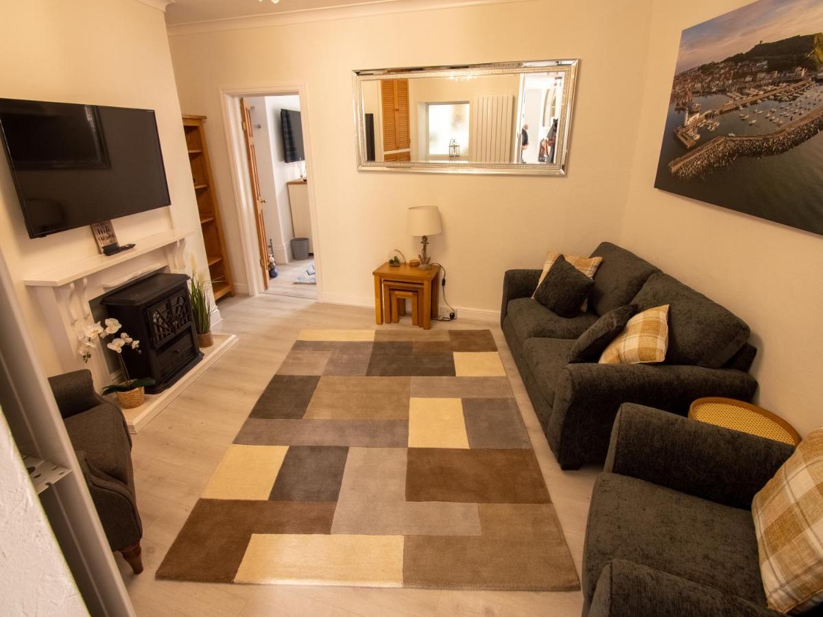 North Bay Holiday Apartment with Internet, Smart TV's and Patio Area - Housity