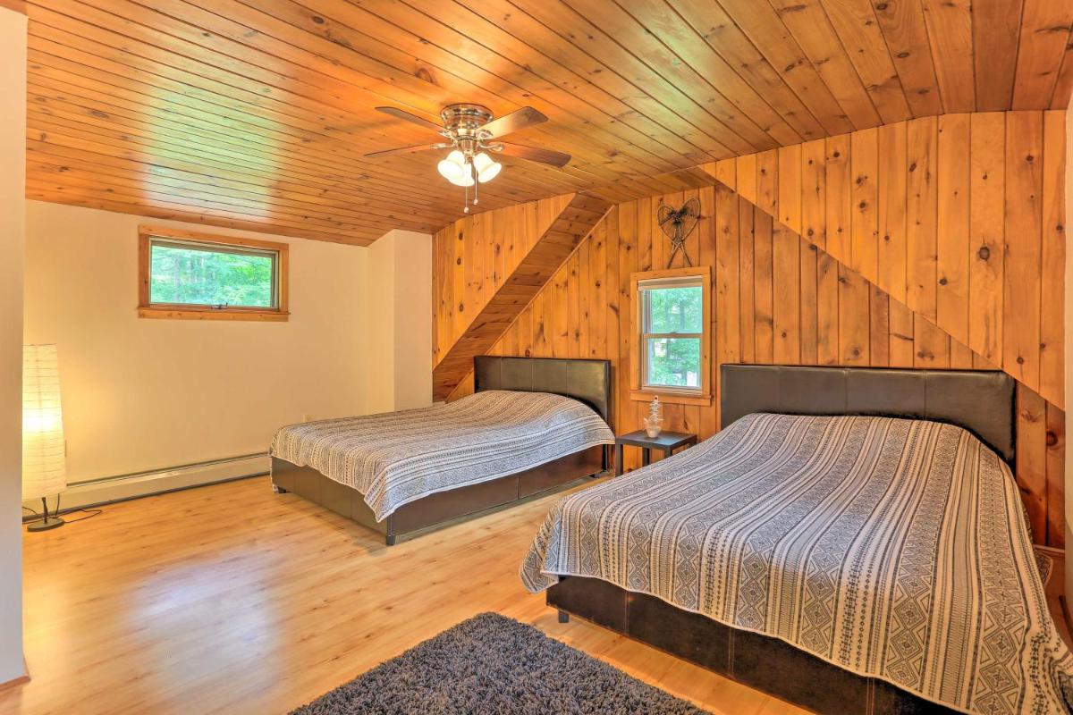 Tafton Cottage with Fire Pit and Grill Steps to Lake! - Housity