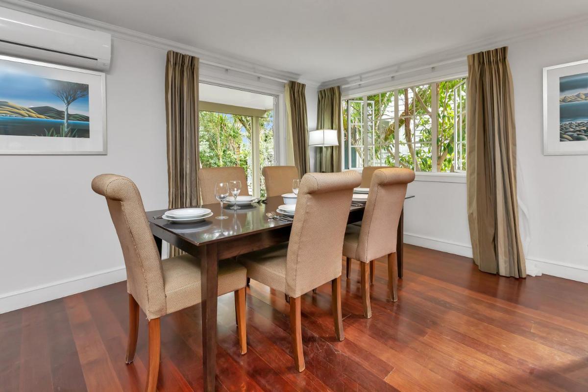 Russell Cottages - Russell Holiday Home - Housity