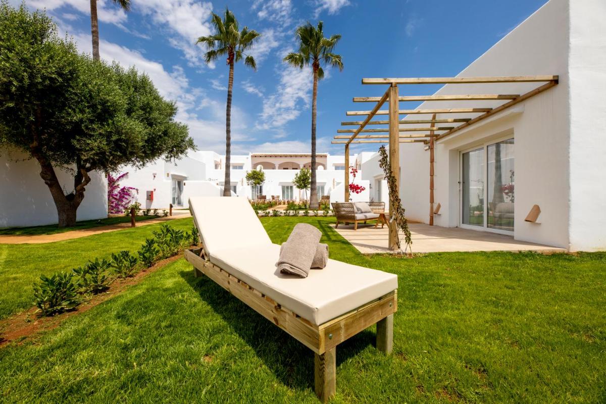 Jardín al aire libre en Eques Petit Resort