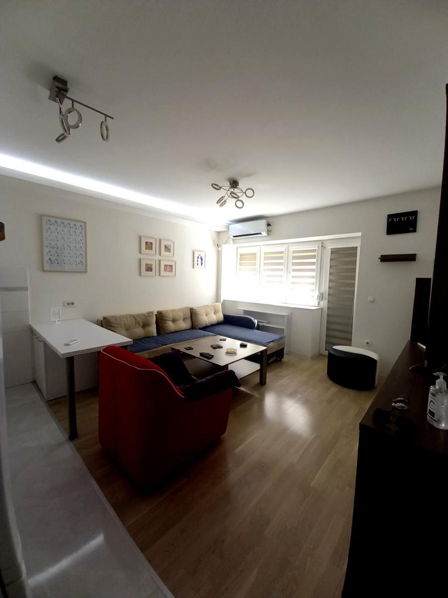 Suitetrails - Skopje Contemporary Apartment