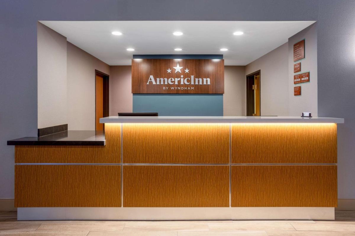 AmericInn by Wyndham Fulton Clinton - Housity