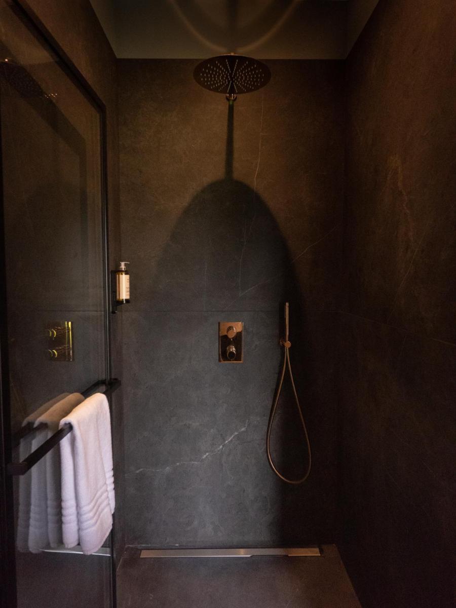 Salle de bains dans l'établissement Hôtel Maison Pavlov - Restaurant & Spa - Bordeaux Bouscat