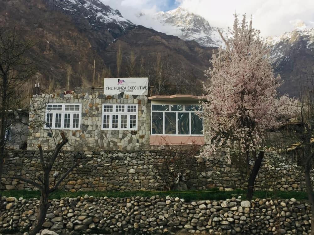 The Hunza Executive Resort & Huts - Housity