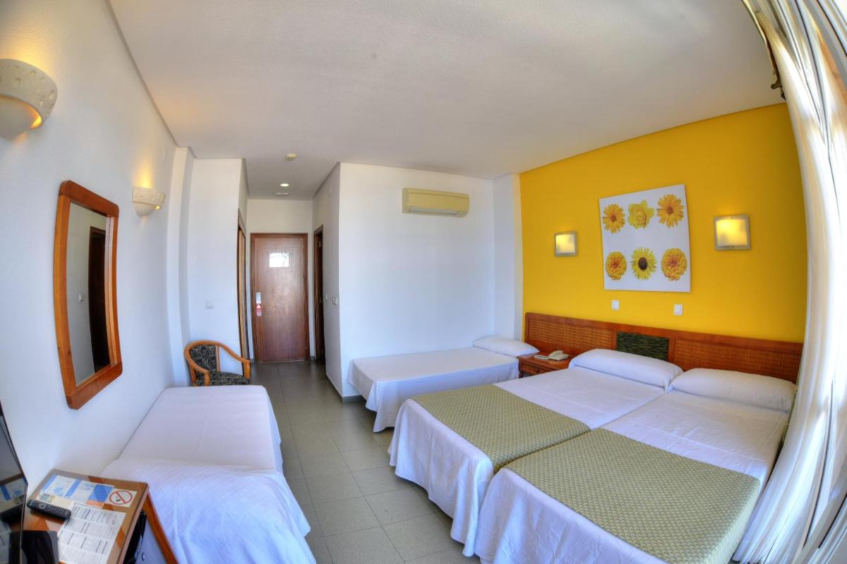Cama o camas de una habitación en Hotel & Spa Entremares