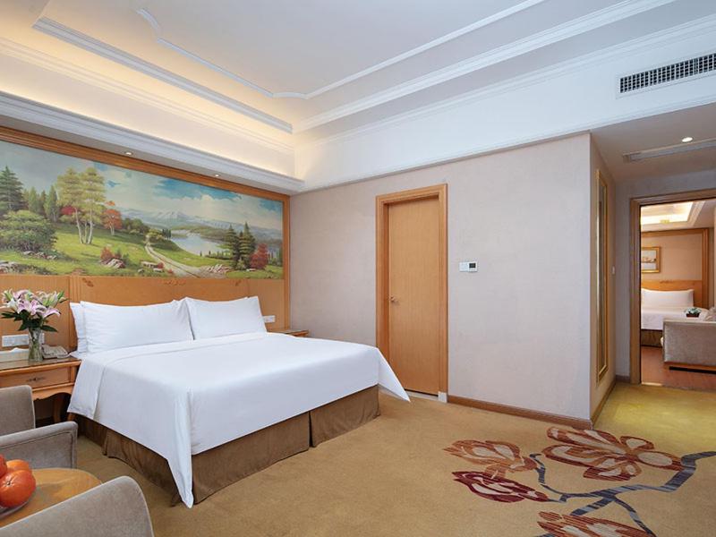 Vienna International Hotel Jiujiang Shili Street - Housity