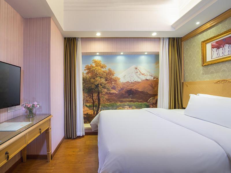 Vienna 3 Best Hotel Exhibition Center Chigang Road - Housity