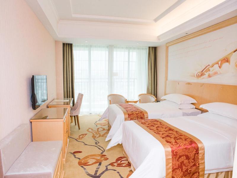Vienna Hotel Qingyuan Taihe Ancient Cave Scenic Area - Housity