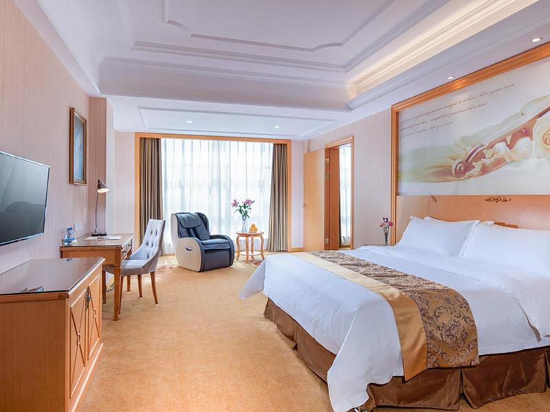 Vienna Hotel Yangjiang Jiangcheng District - Housity