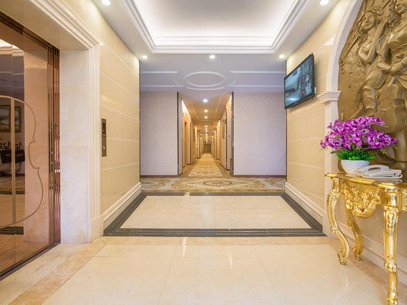 Vienna 3 Best Hotel Exhibition Center Chigang Road - Housity