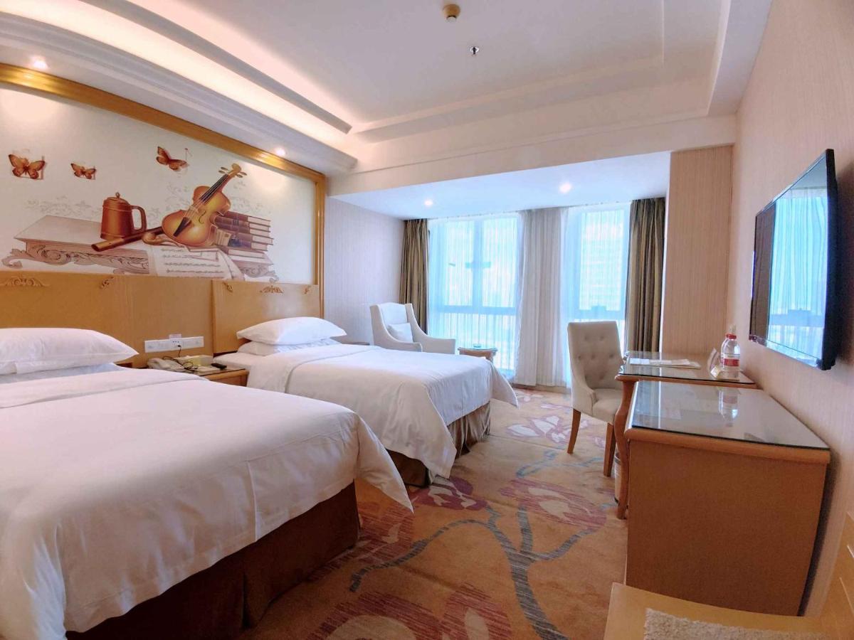 Vienna Hotel Dongguan Shatian Humen Port - Housity