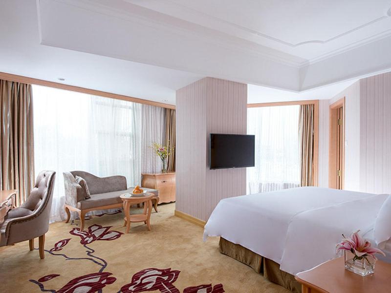 Vienna Hotel Shenzhen Unitown - Housity
