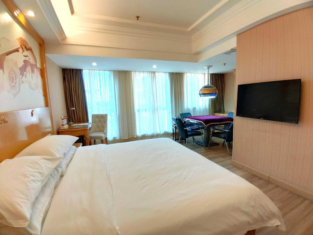 Vienna Hotel Dongguan Shatian Humen Port - Housity