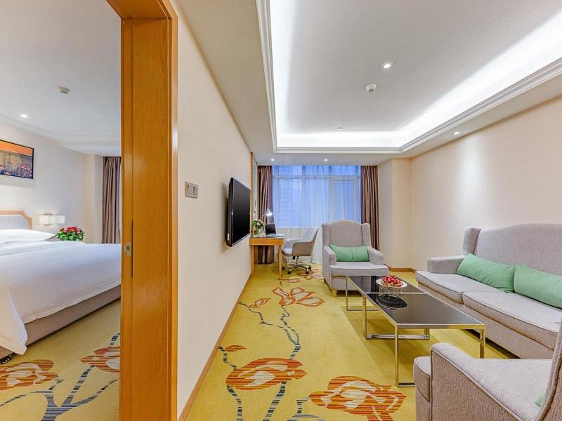 Vienna Hotel Jinan West Railway Station Lanxiang Road Quanli Auto Parts City Shop - Housity