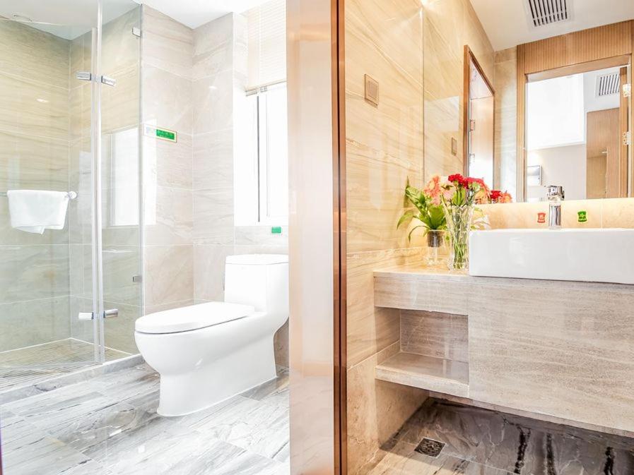 Vienna International Hotel Huhan Jiedaokou - Housity