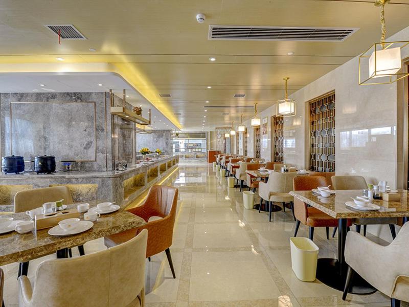 Vienna Hotel (Nanchang county ChengbiLakes Station) - Housity