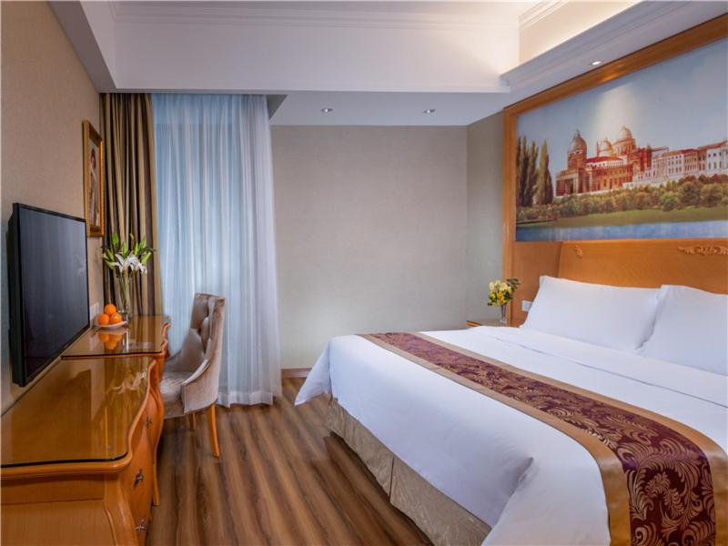 Vienna International Hotel (Shen Zhen Buji Dafen shop) - Housity