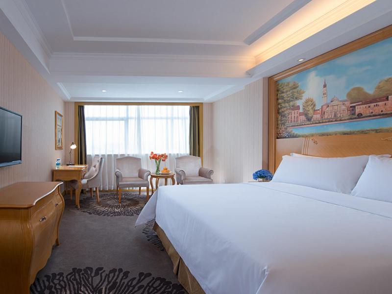Vienna Hotel Dongguan Tangxia Garden Street - Housity