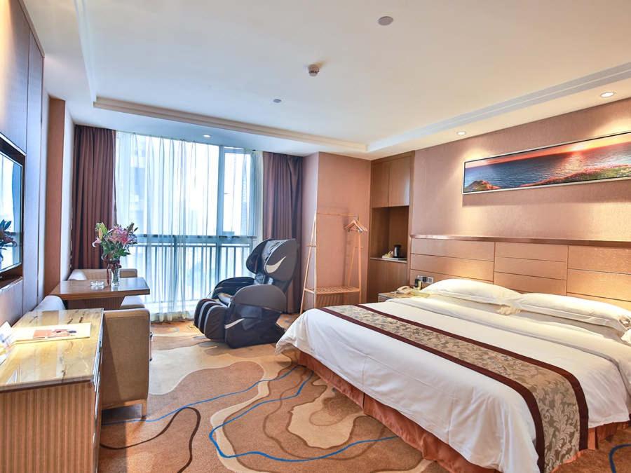 Vienna International Hotel Huhan Jiedaokou - Housity