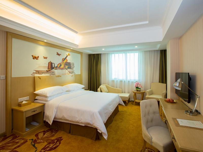 Vienna Hotel Huizhou Dahuxi - Housity