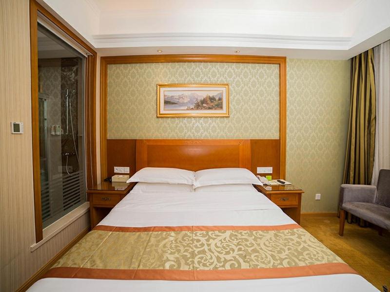 Vienna Hotel Shandong Yantao Golden Beach Taishan Road - Housity