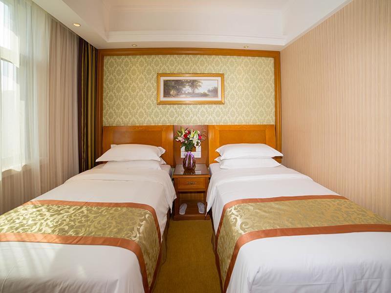 Vienna Hotel Shandong Yantao Golden Beach Taishan Road - Housity
