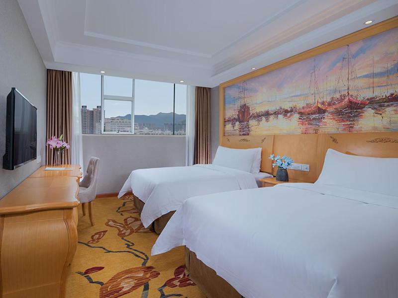 Suitetrails - Vienna 3 Best Hotel(Guangdong Yangchun Bus Station Shop )
