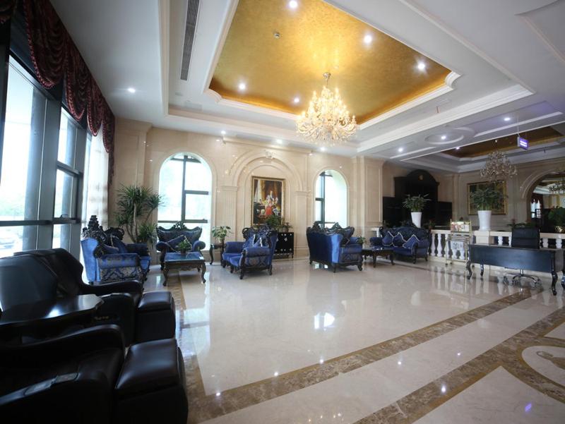 Vienna International Hotel Shanghai Pujiang Town - Housity
