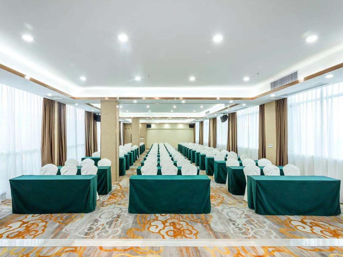Vienna Hotel Foshan Jihua Road - Housity