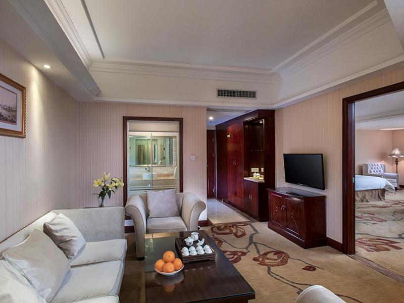 Vienna Hotel Shaoguan Wujiang Kuangshan Park - Housity