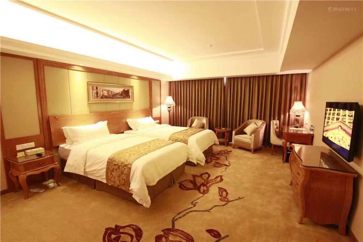 Vienna Hotel Shanwei Chengqu Xingye Road - Housity