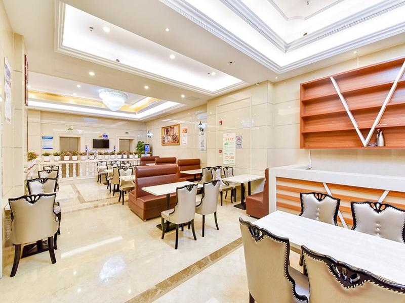 Vienna Hotel Shenzhen Bao'an Xin'an - Housity