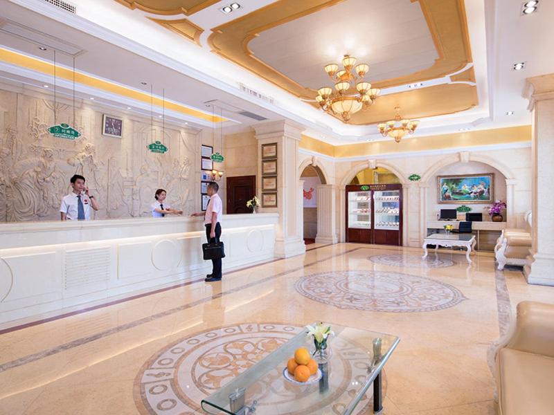 Vienna Hotel Shanwei Haifeng - Housity