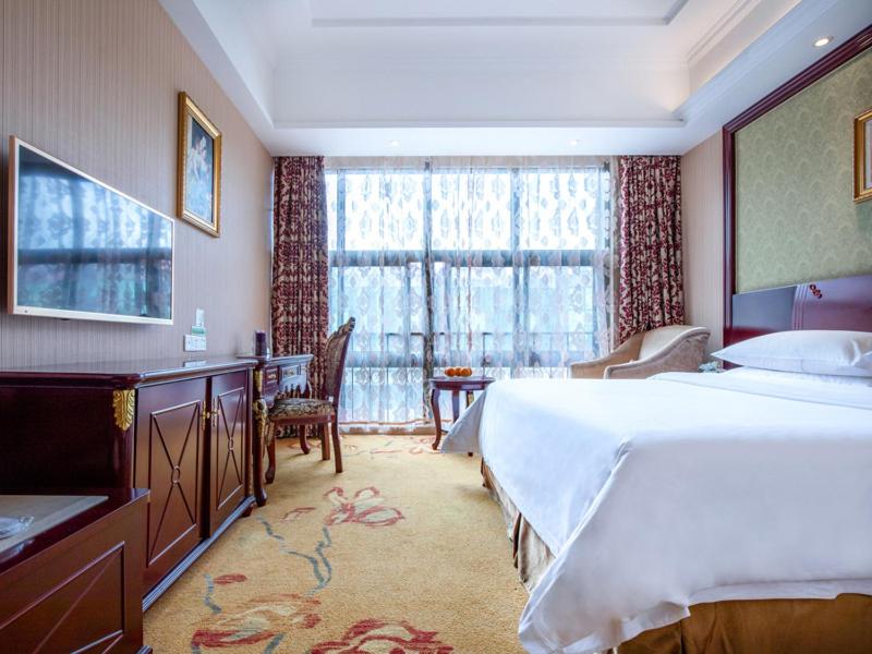 Vienna Hotel Shanghai Songjiang Wanda - Housity