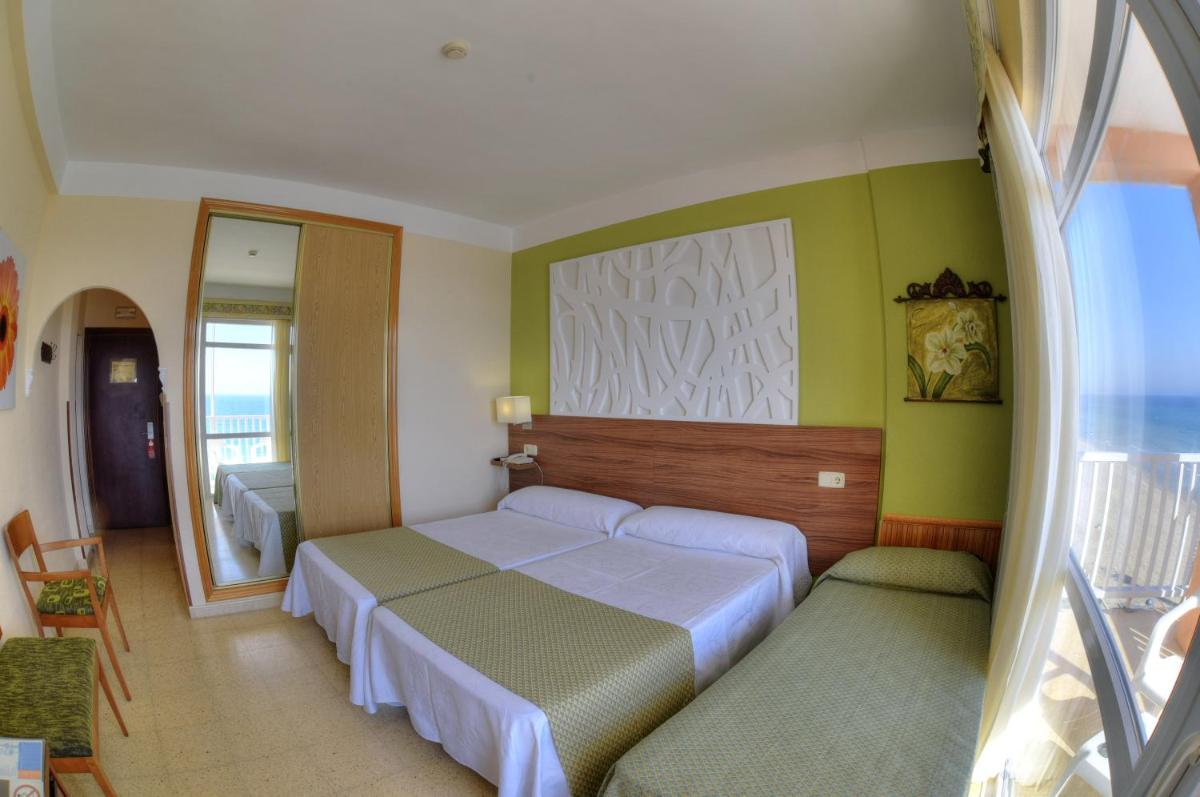 Cama o camas de una habitación en Hotel & Spa Entremares