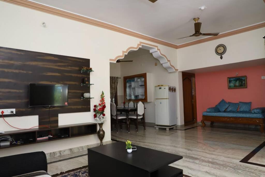 Suitetrails - divine homestay tirupati villa