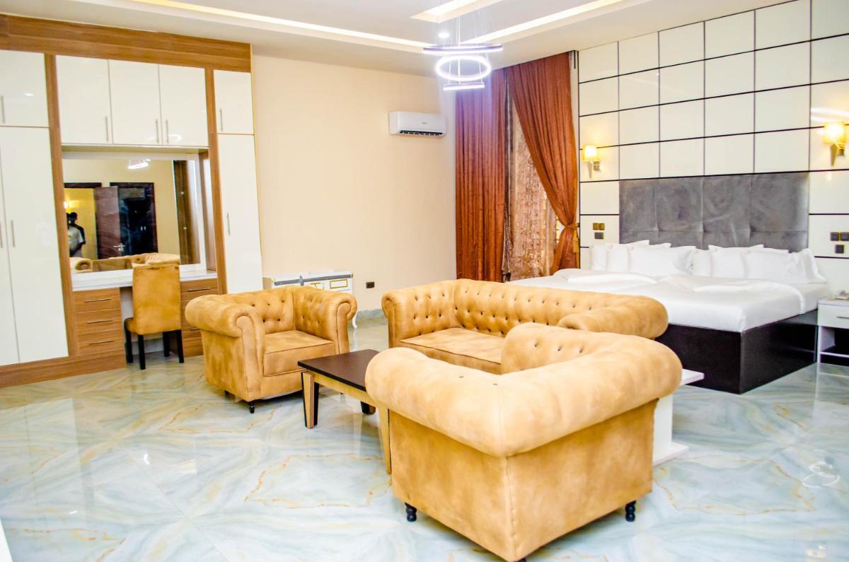 CRISPAN SUITES & EVENT CENTRE - Housity