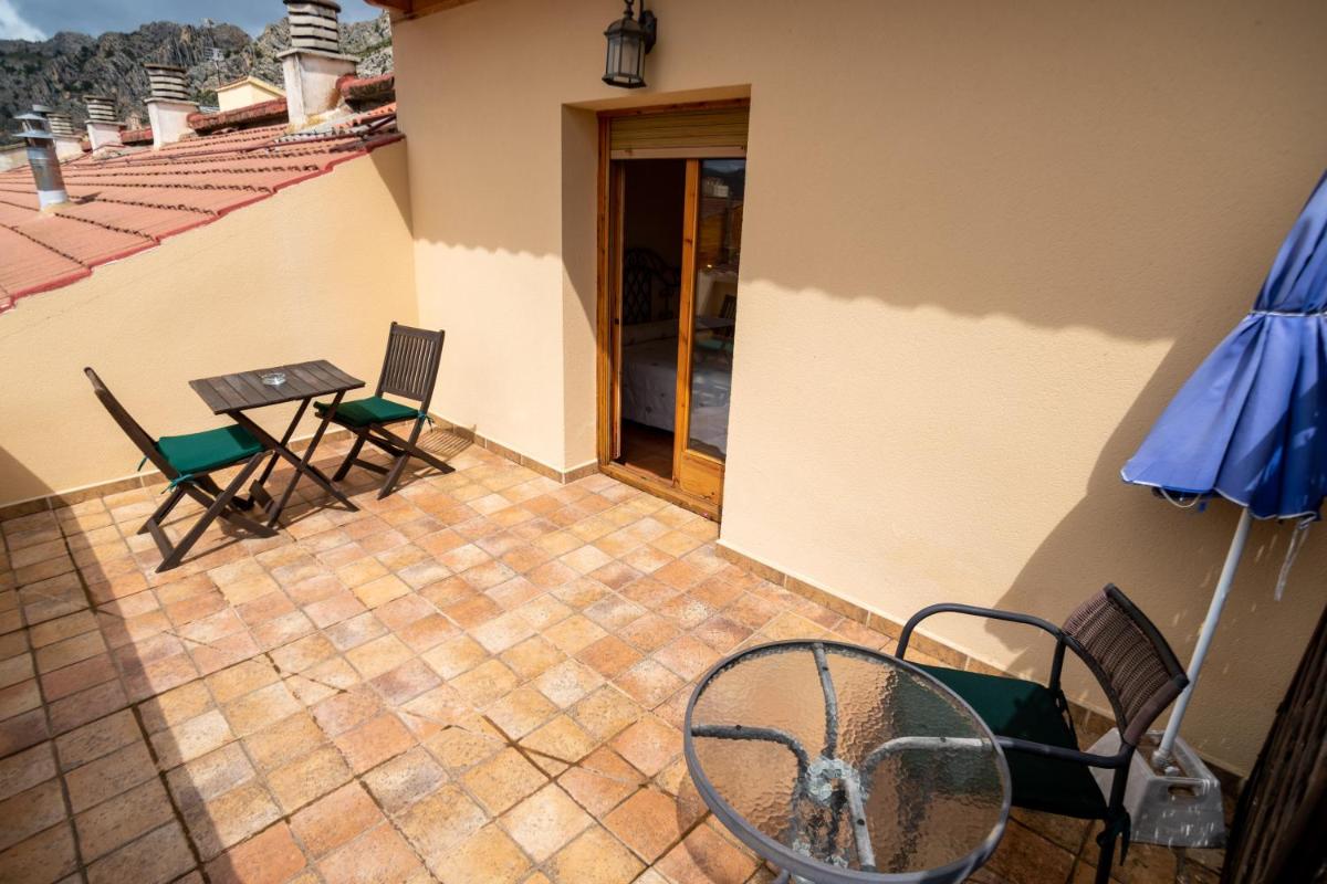 Un balcón o terraza de Hotel Castellote