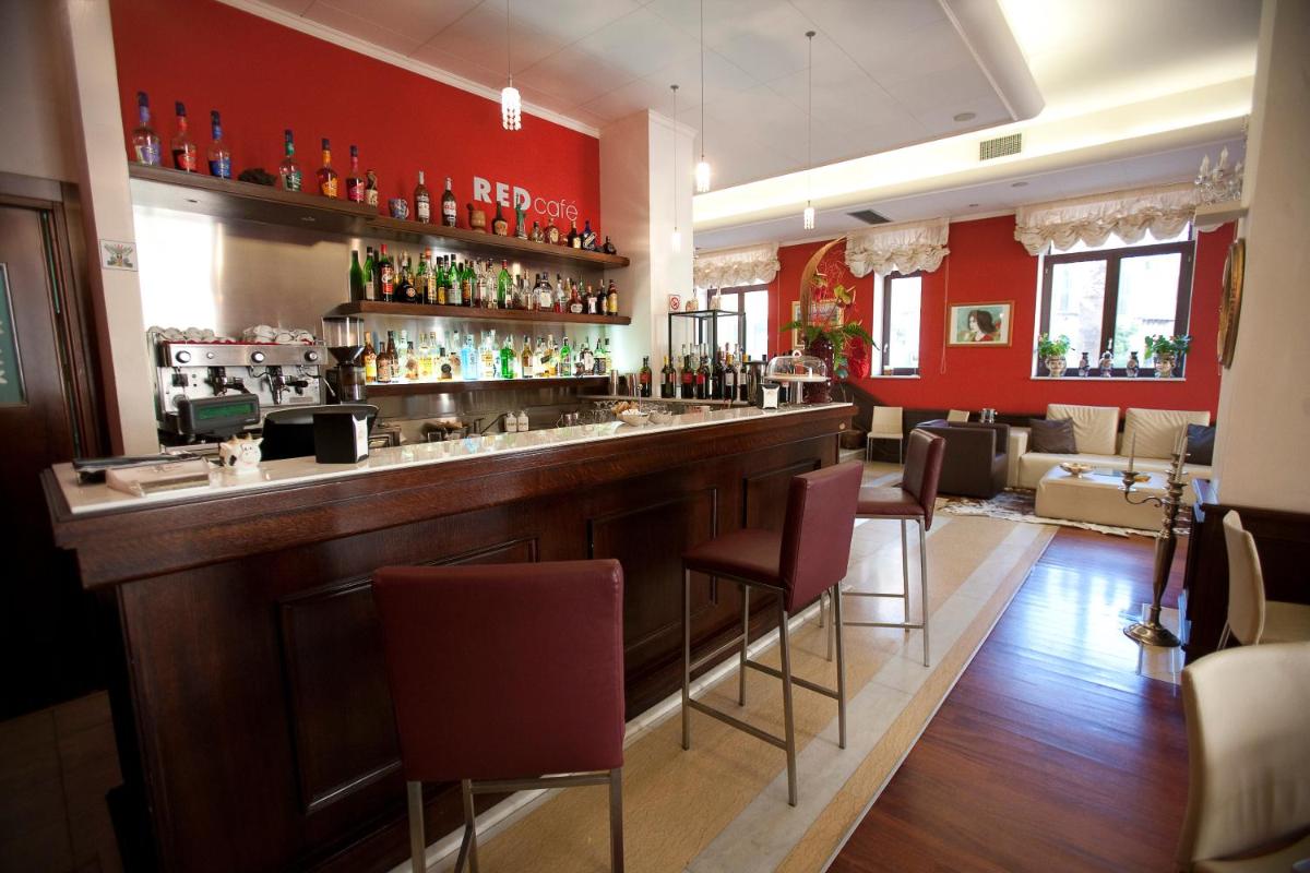 La Chicca Palace Hotel - Housity