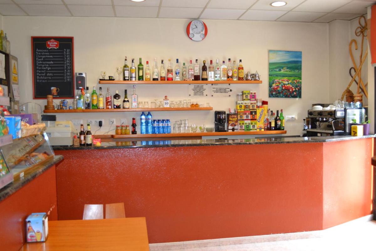 Hostal Bartis - Housity