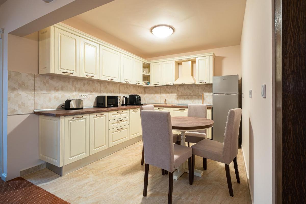 Apartament Hotel H - Housity